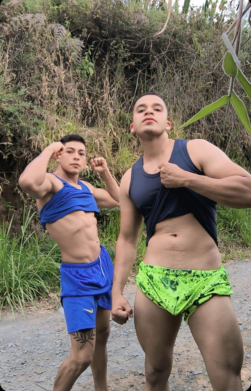 AndyyAndFrank from Colombia