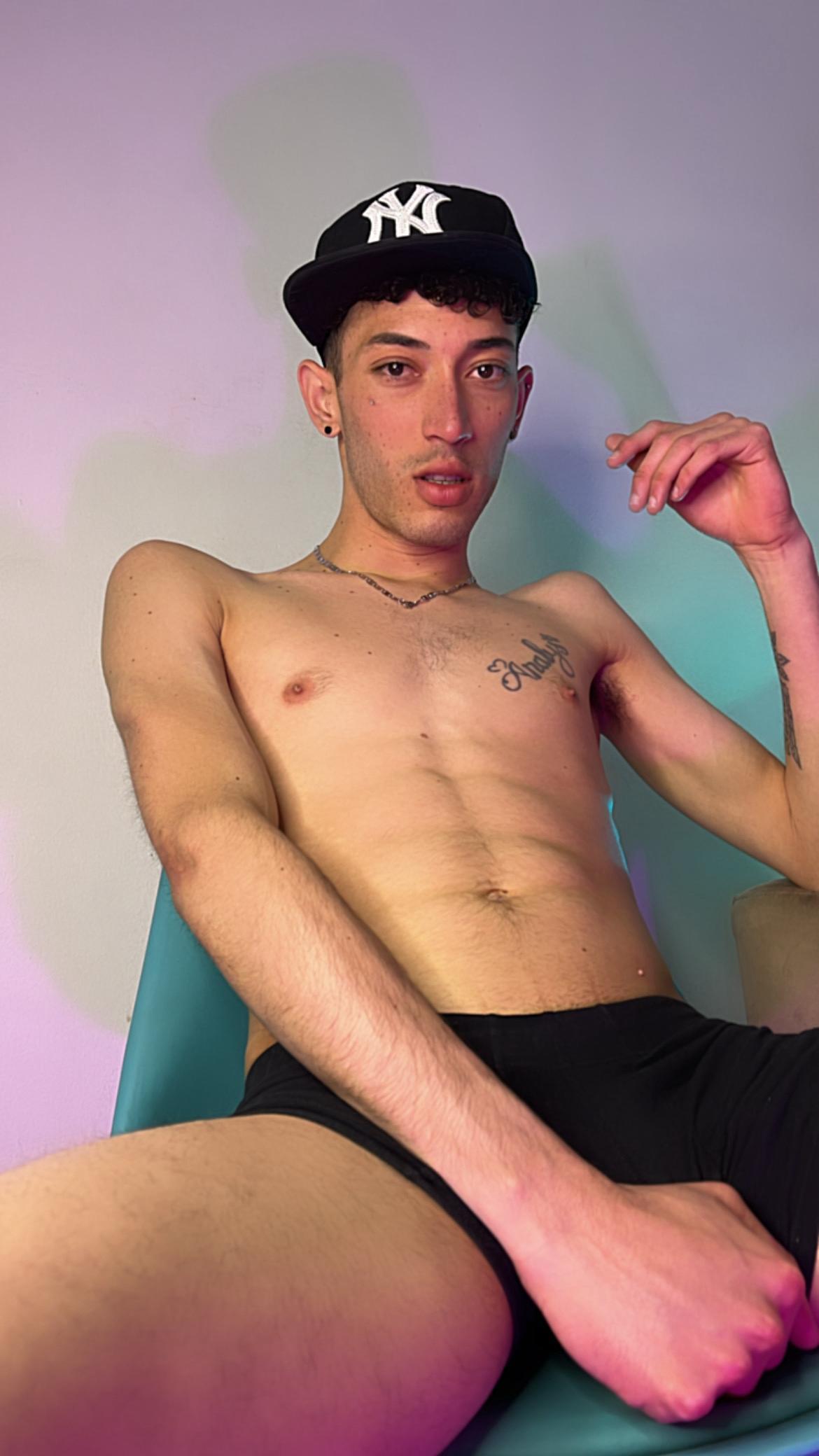 Ashton_Myers from Colombia