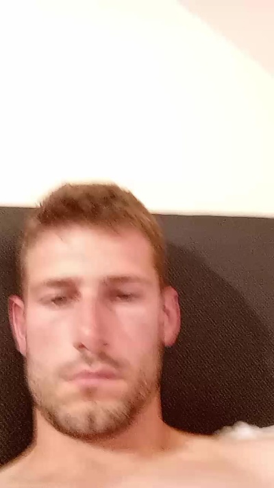 Benitoushow from France