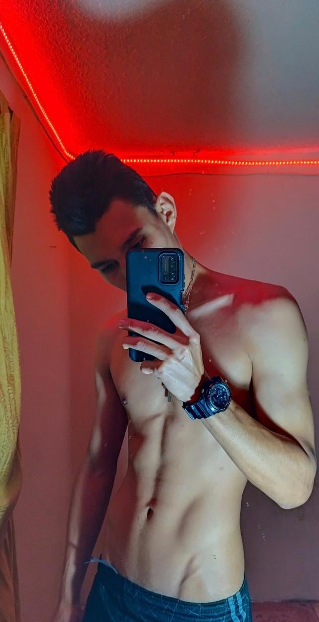 Dirty_boy_23 from Colombia