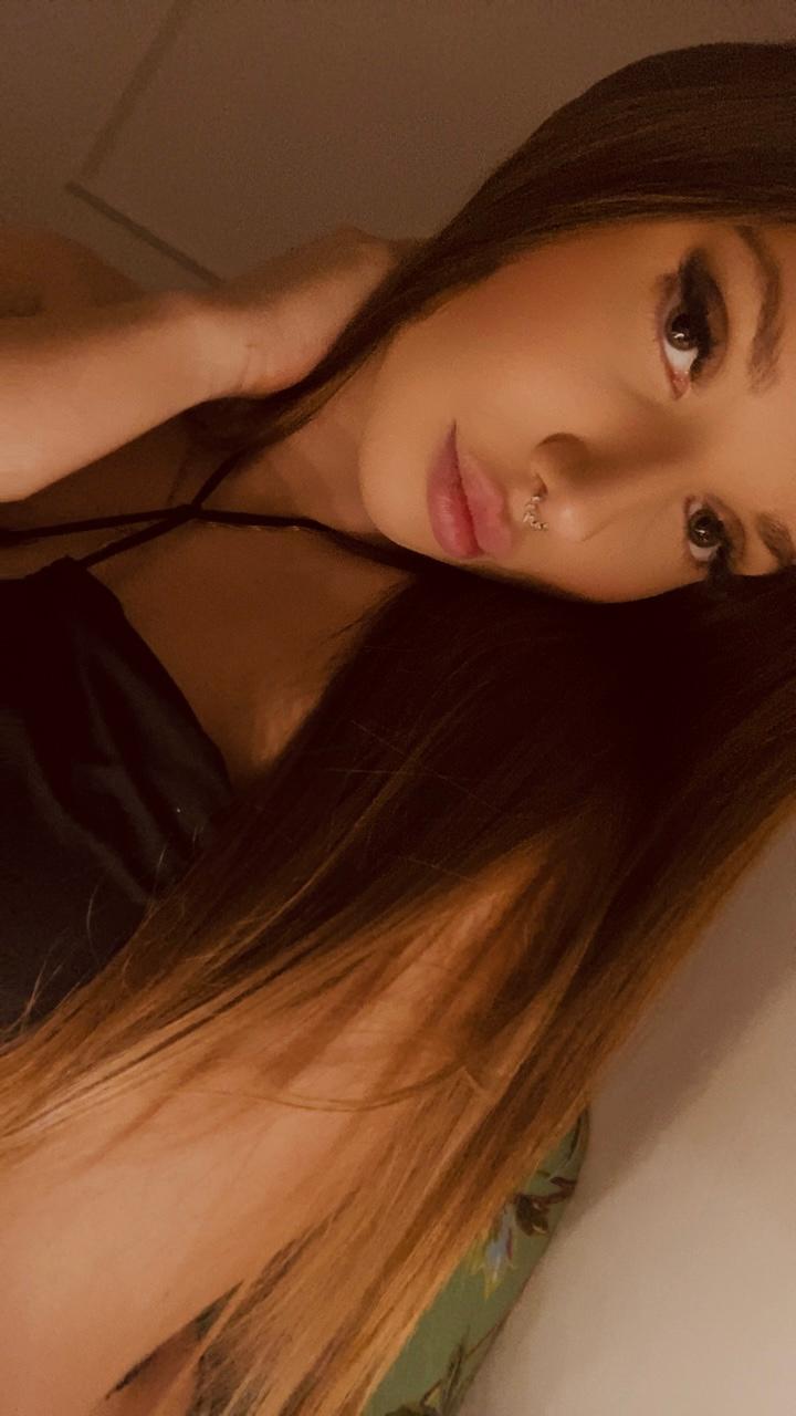EmmaCharming from Germany