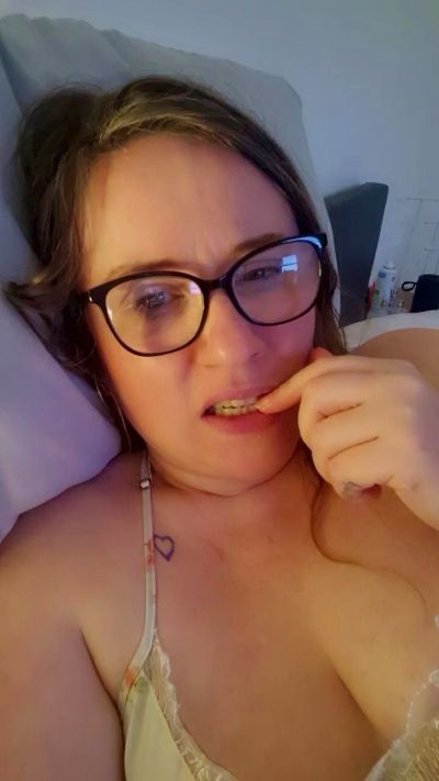 Emmaloulou3 from United Kingdom