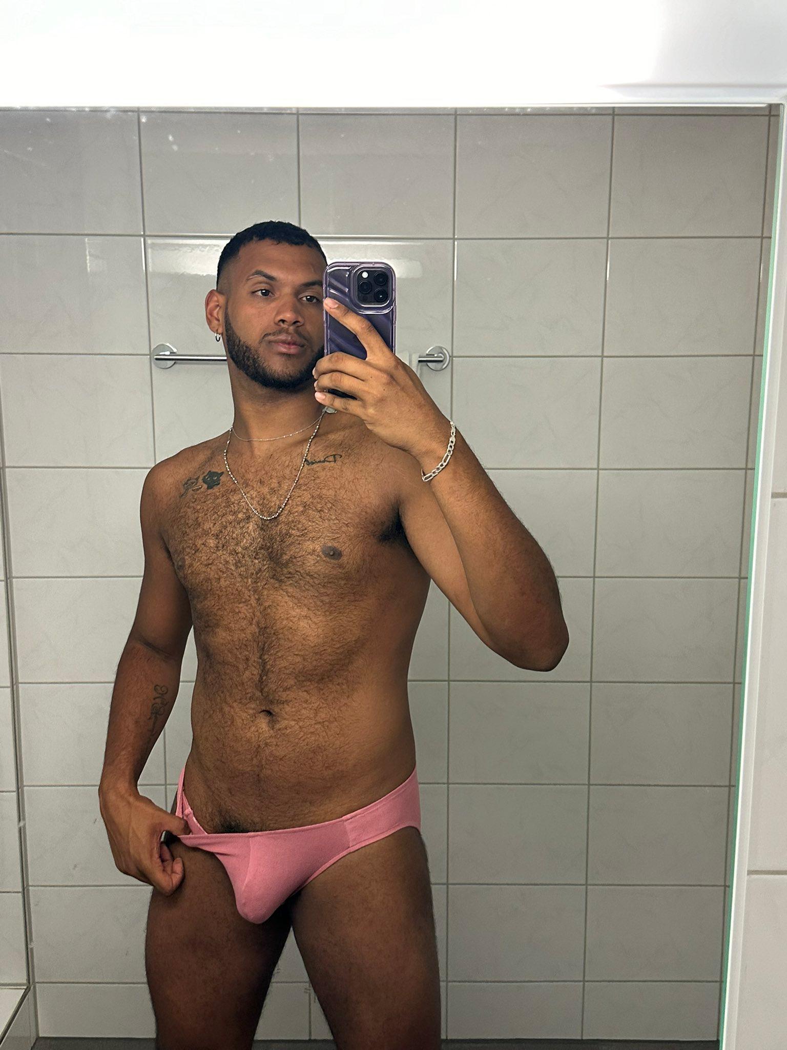 Lebronsbigcock from Colombia