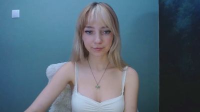 LuciaAdorable from United Kingdom