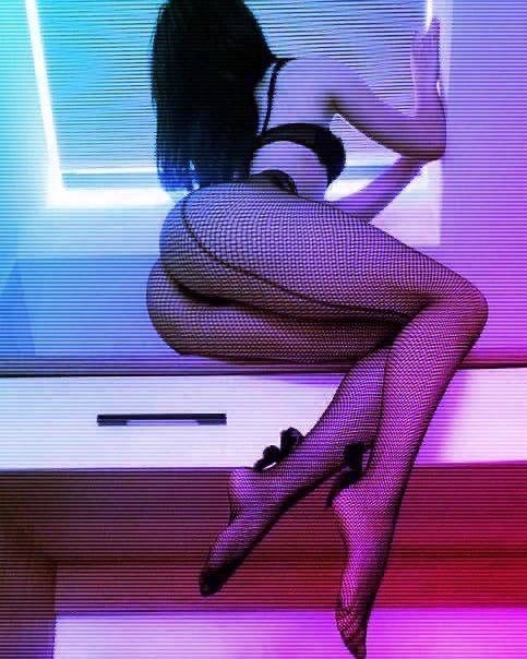 Miss_Shy_ from France