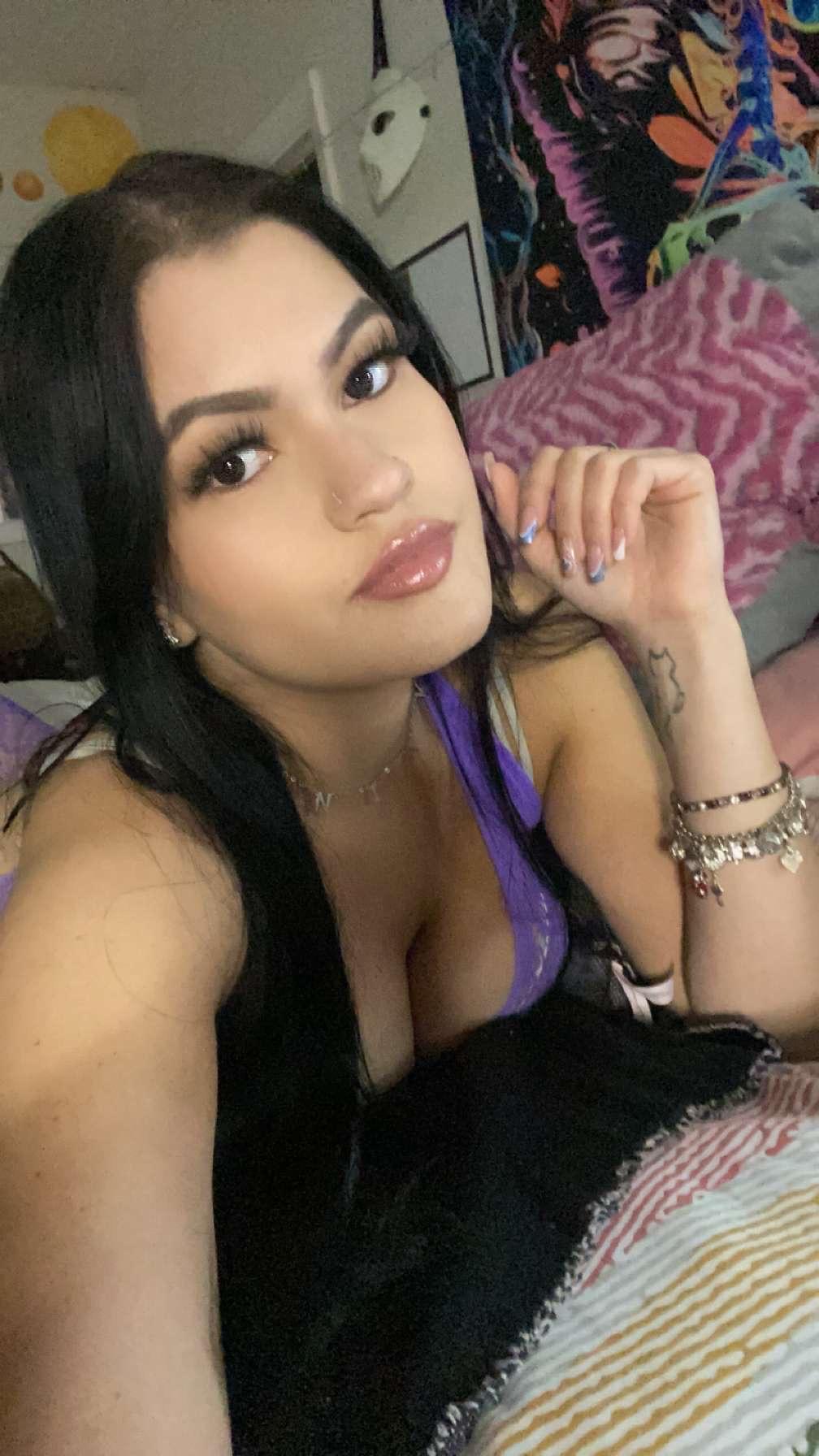Nikkikittyx3 from United States