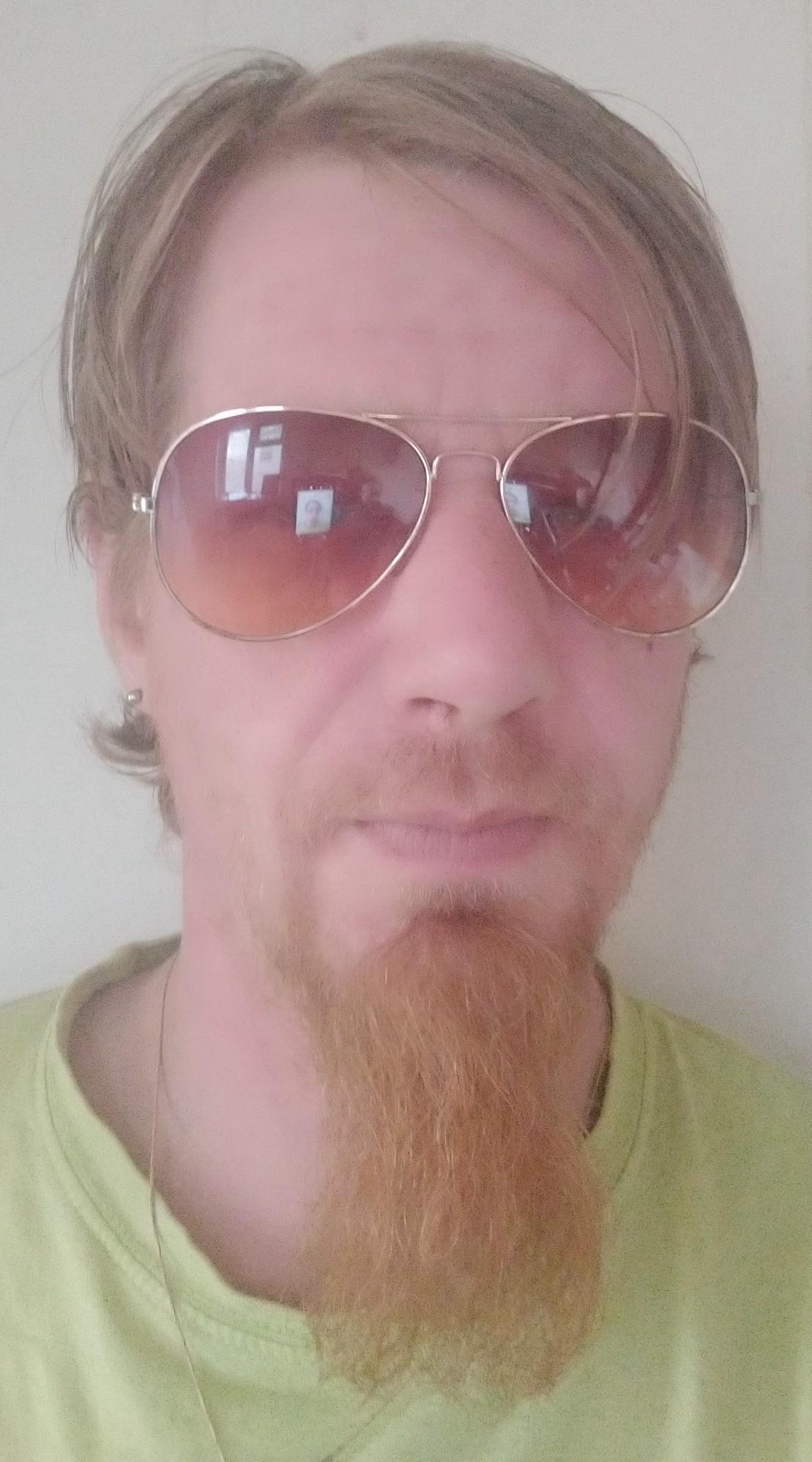 Redhotstacks85 from United Kingdom