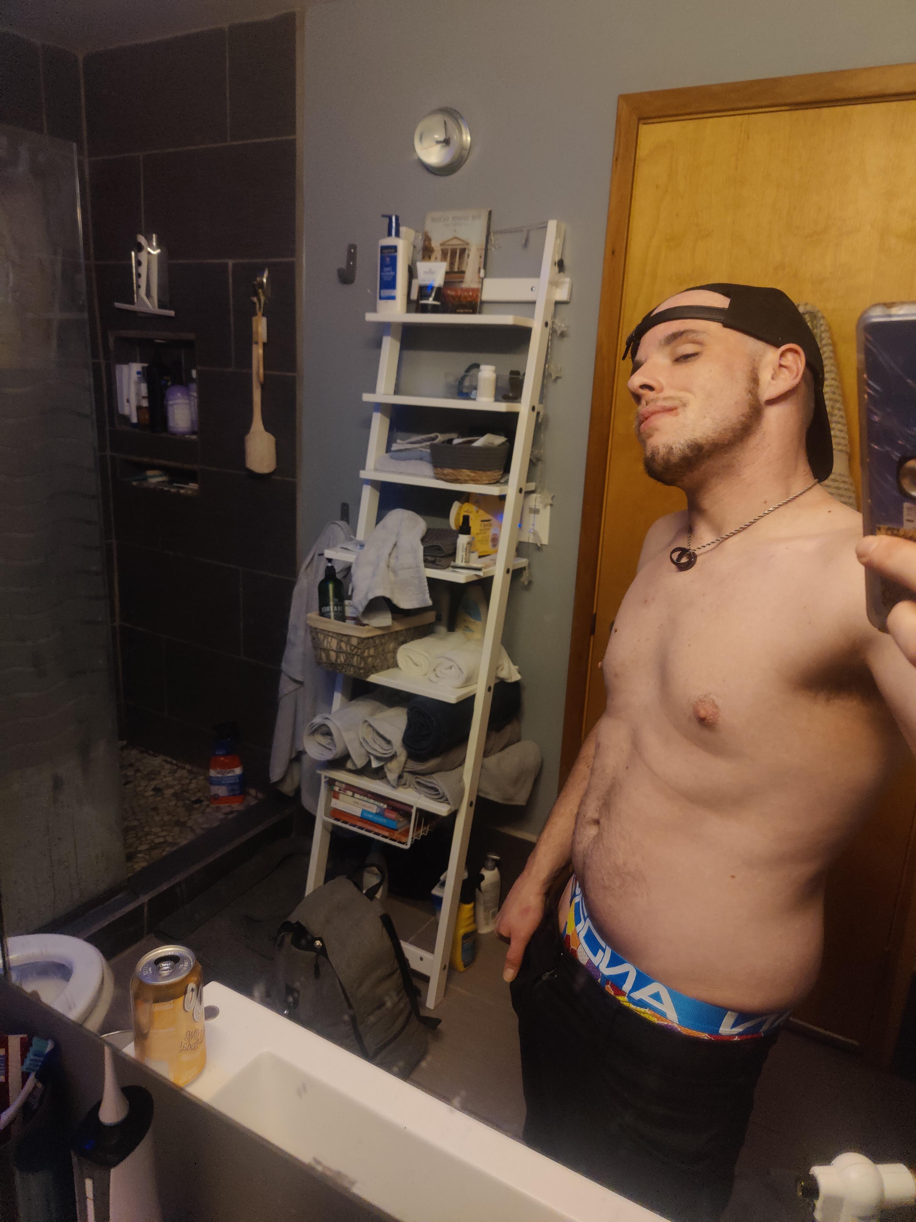 Str8actinggay from United States