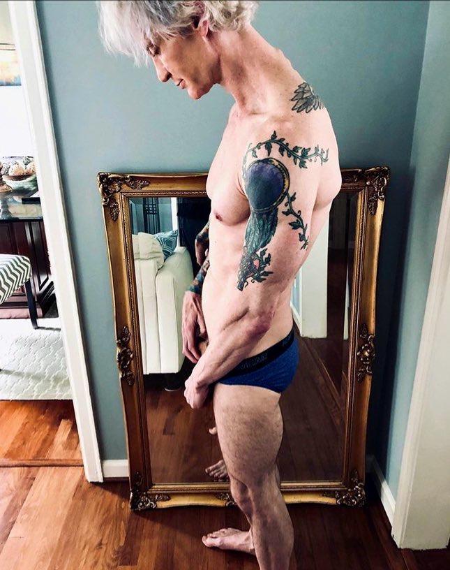 Tattooedloveboy from United States