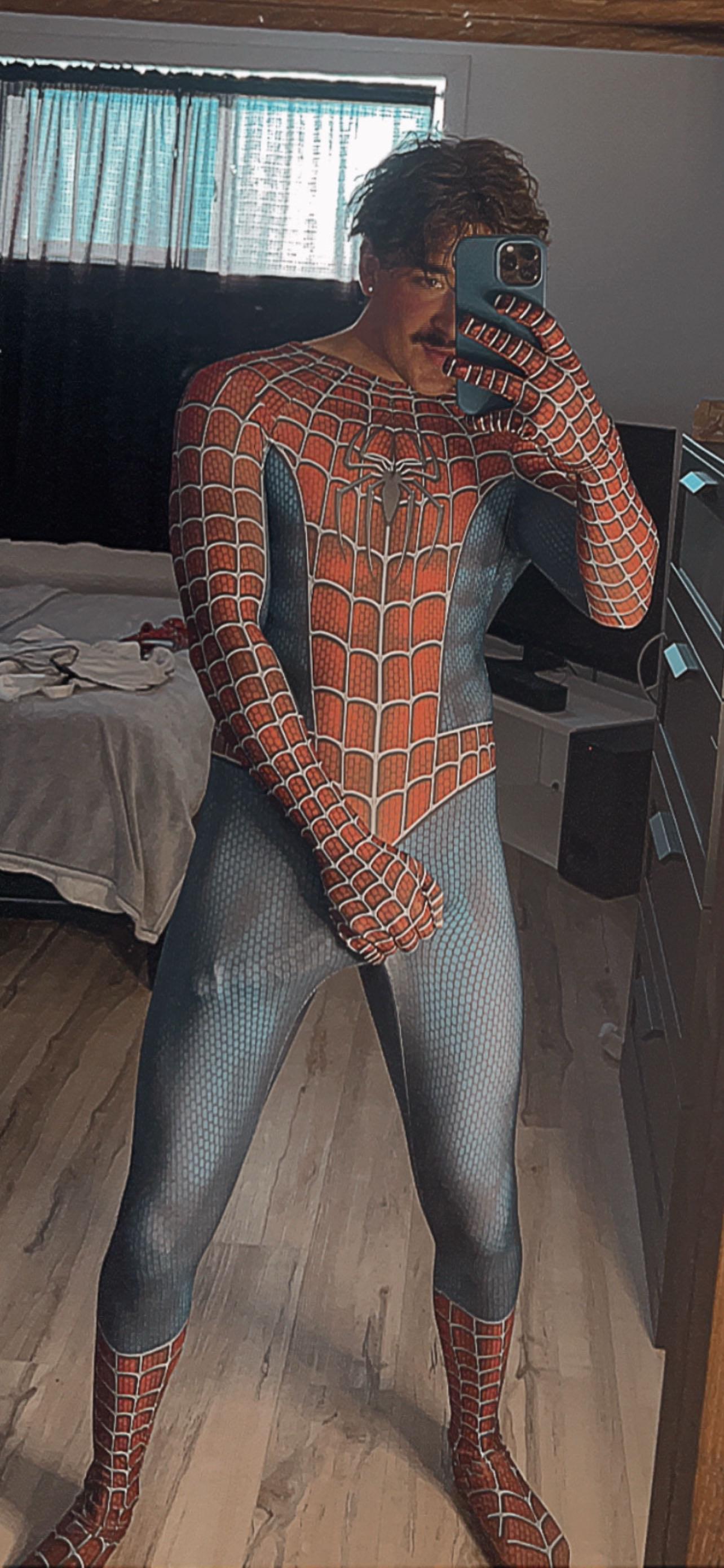 Tonybigdick123 from Canada