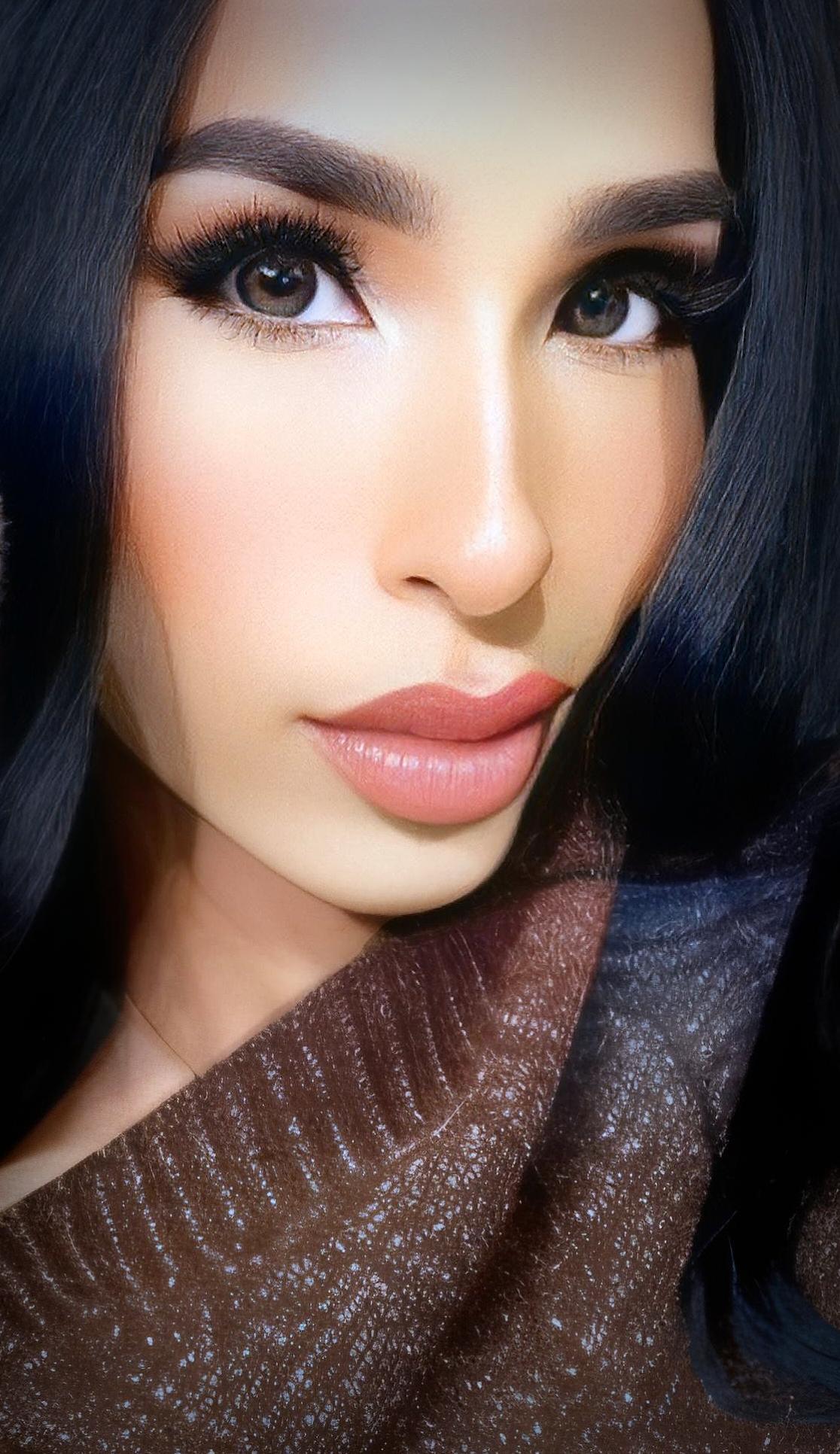 ana_k32 from Venezuela