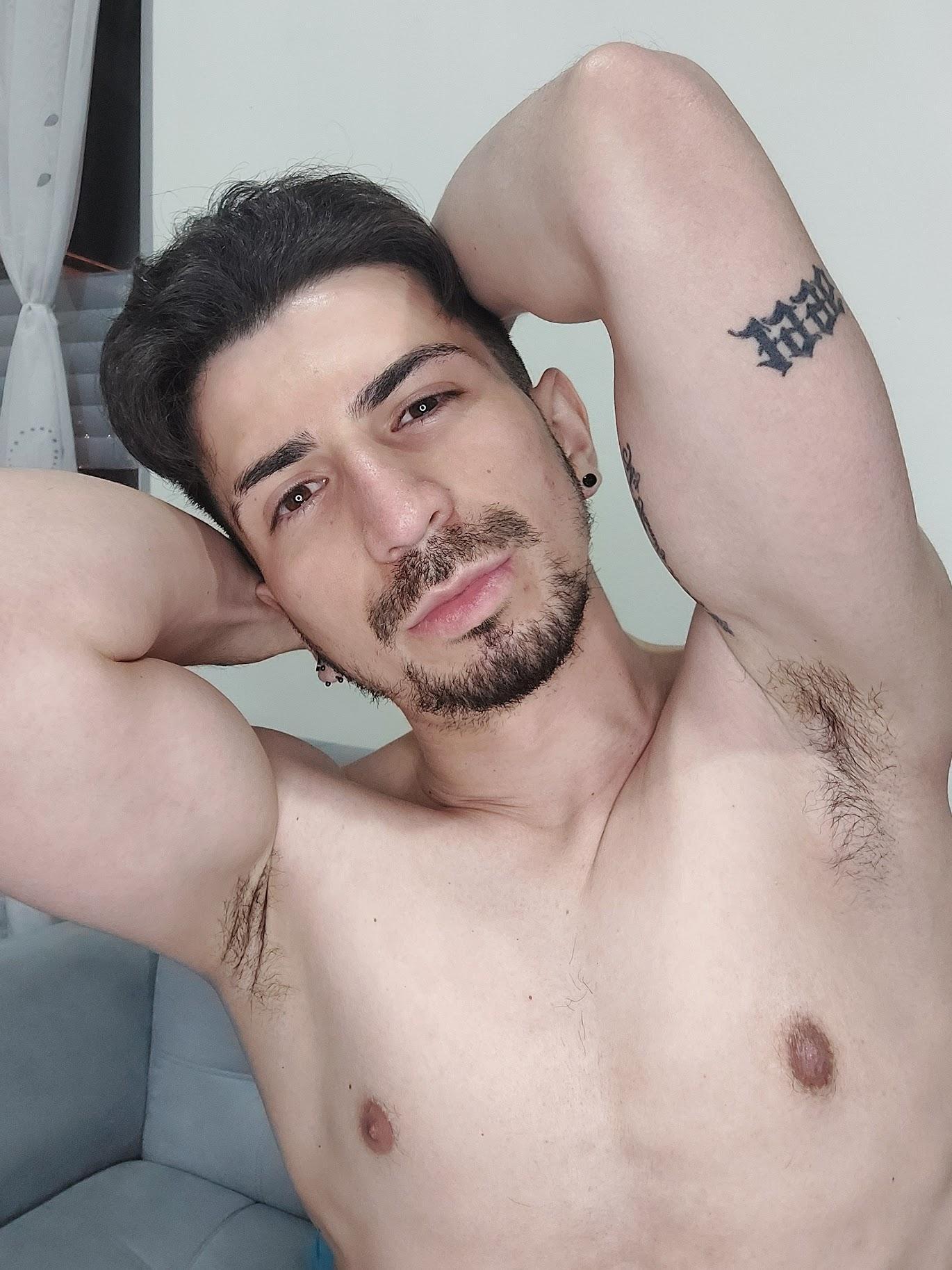 charliebigx1 from Colombia