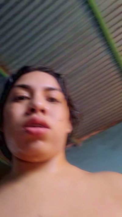 girl_pee from Colombia