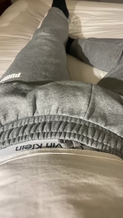 hotsocks921 from United Kingdom