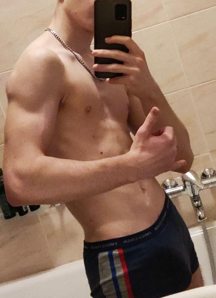loryboy003 from Italy
