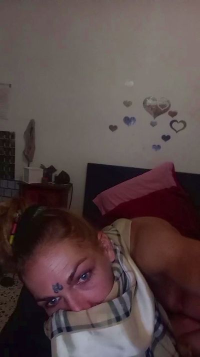 manuella19 from France
