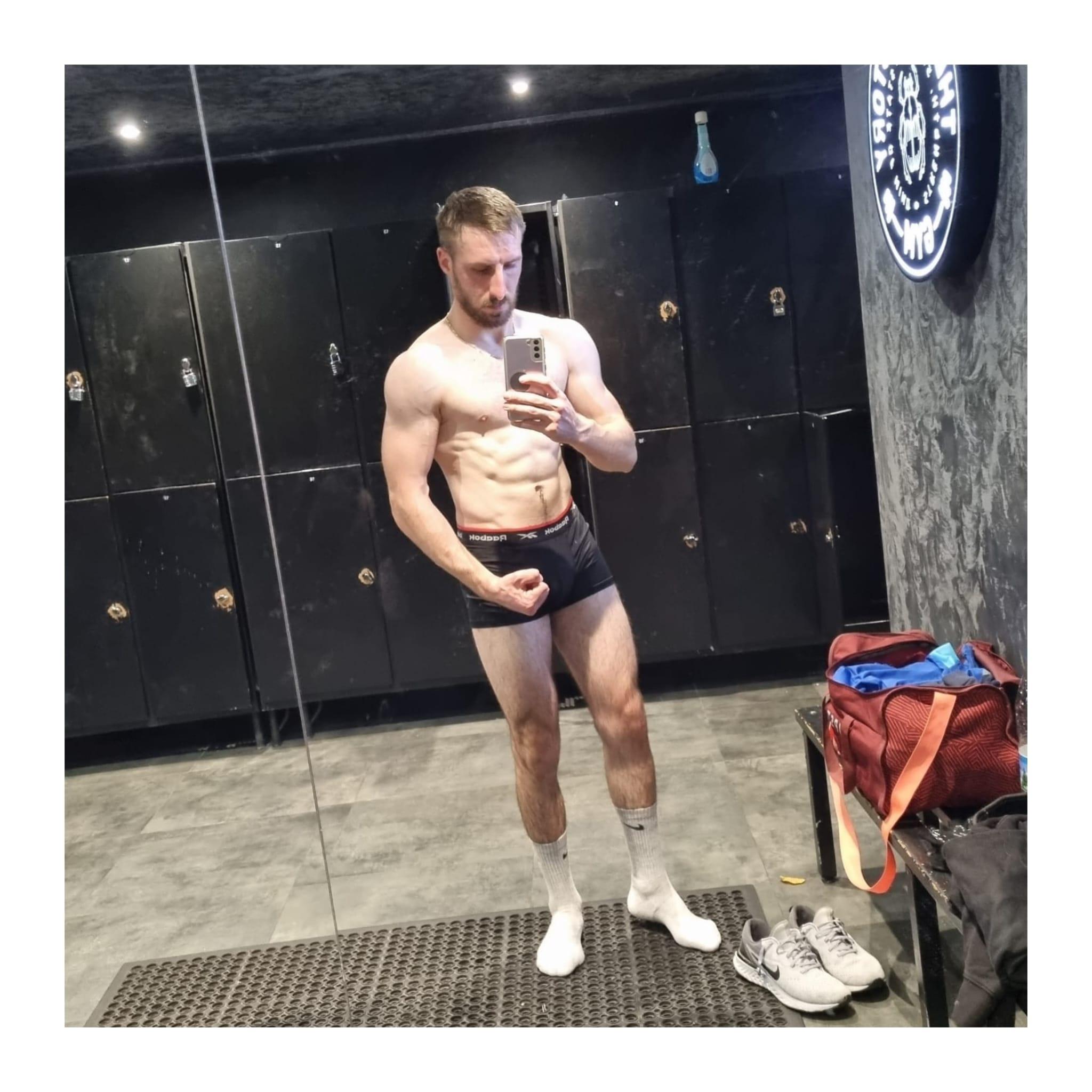 mastertootsie69 from United Kingdom