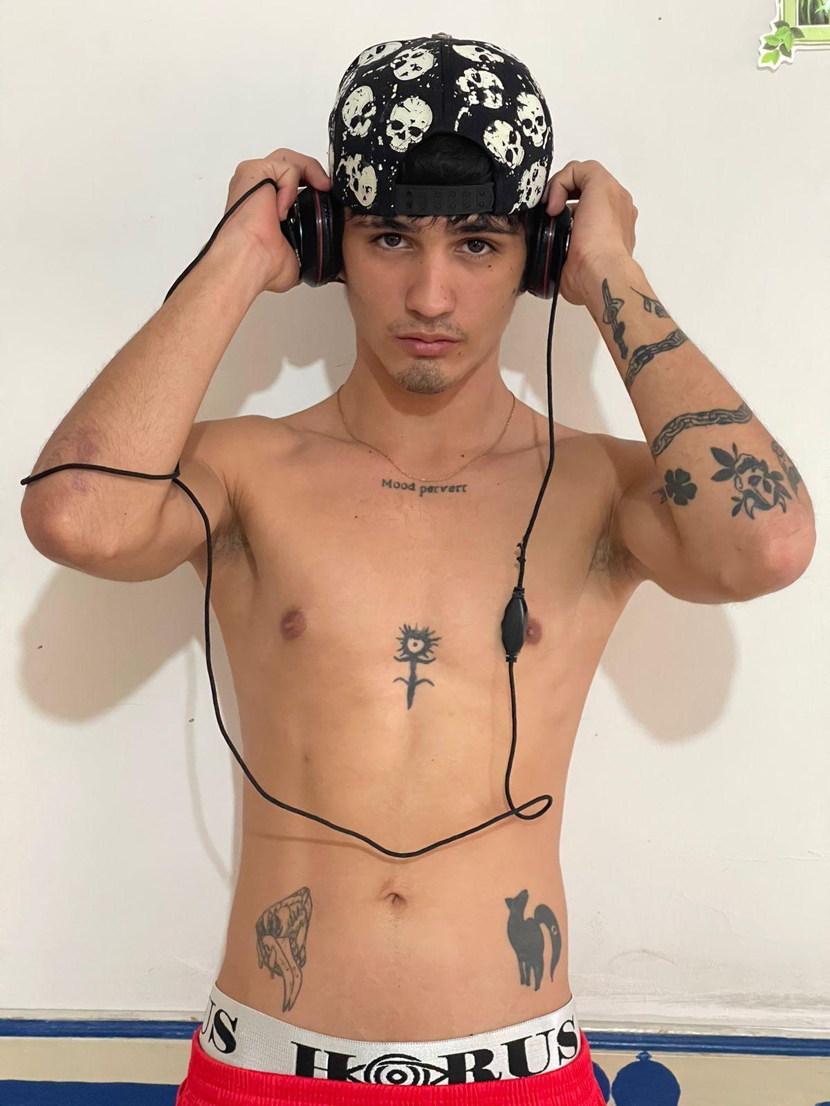 nextboywell1 from Colombia