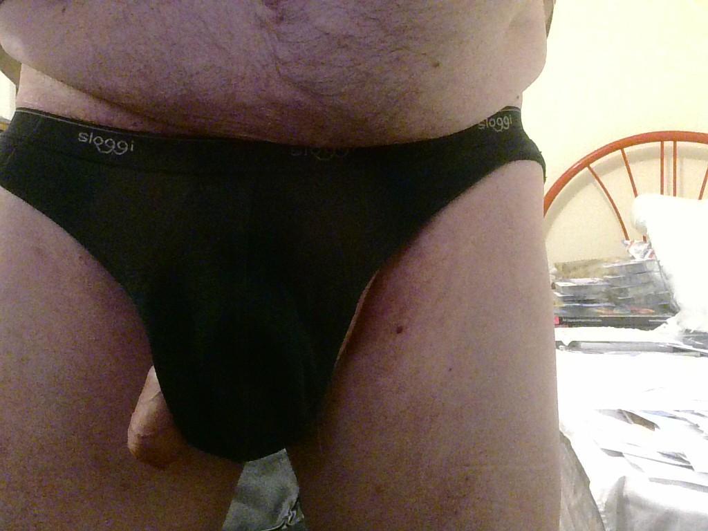 tonille from United Kingdom