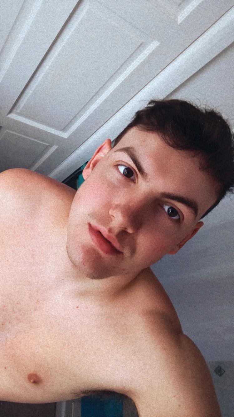 youngshyboyy from United Kingdom